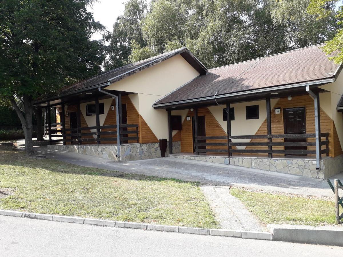 Hotel Marina Oasa Grocka Exterior photo