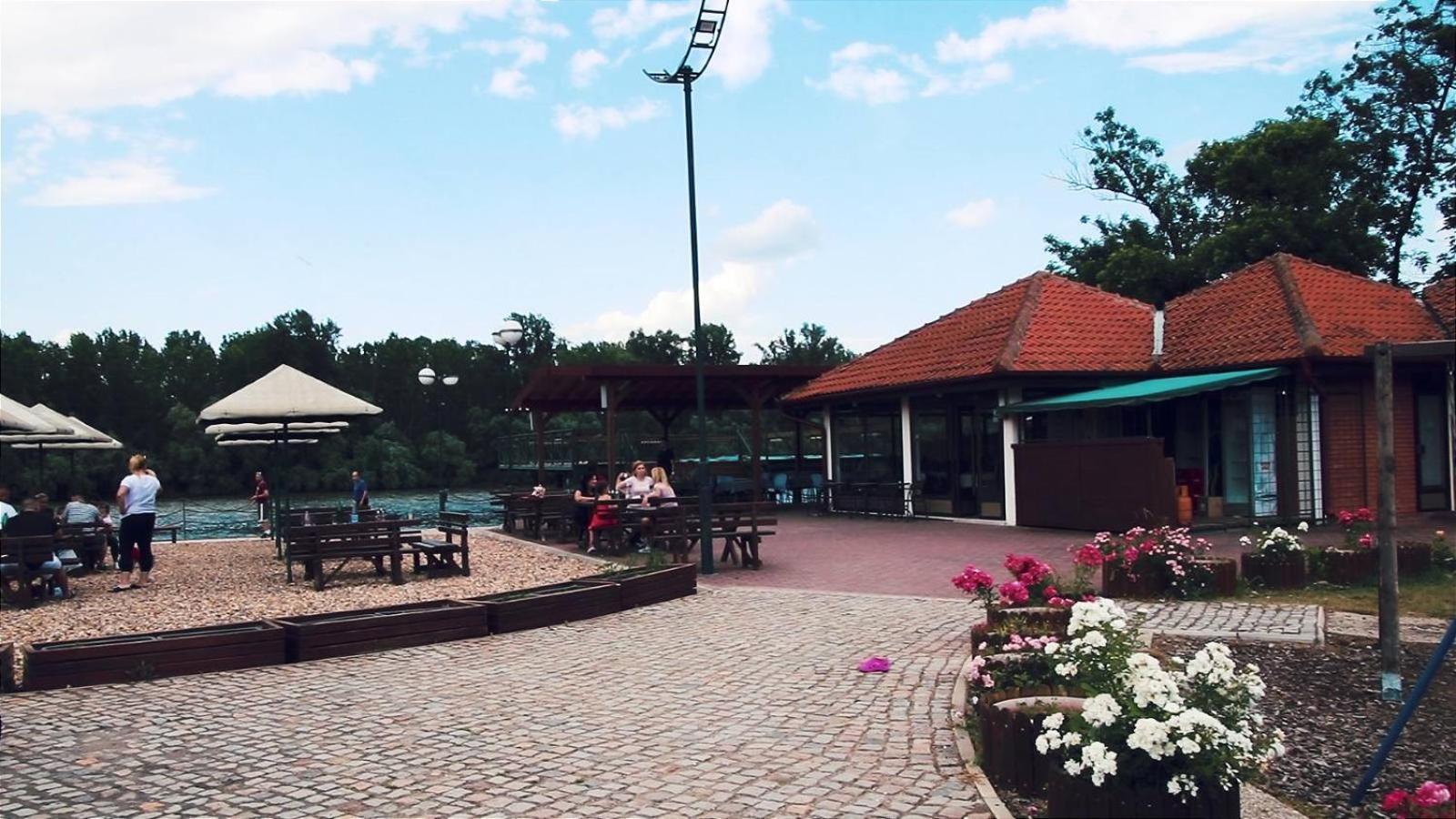 Hotel Marina Oasa Grocka Exterior photo